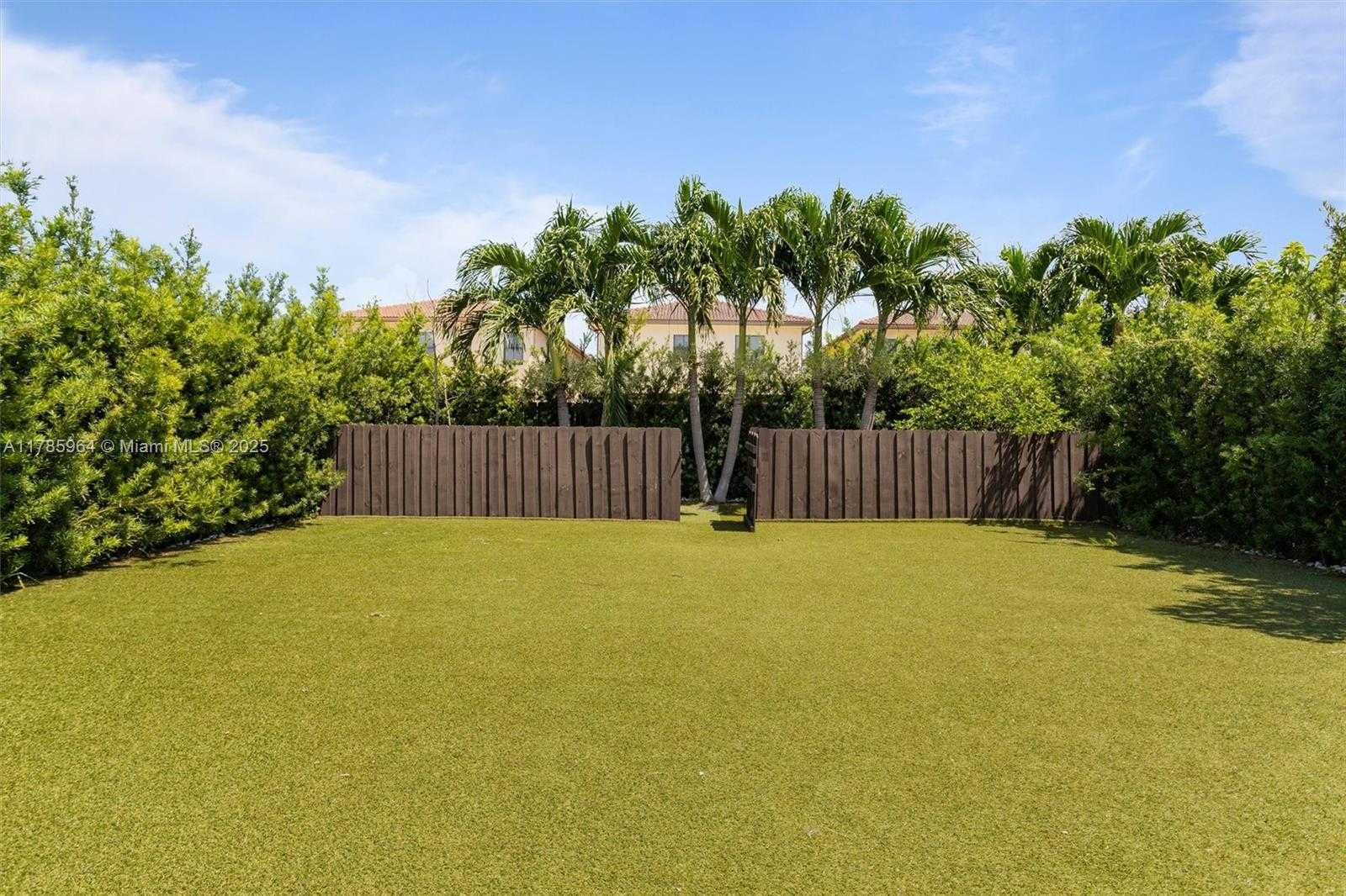 Small Image of 10075 NORTH WEST 86TH TER, Doral Number 44