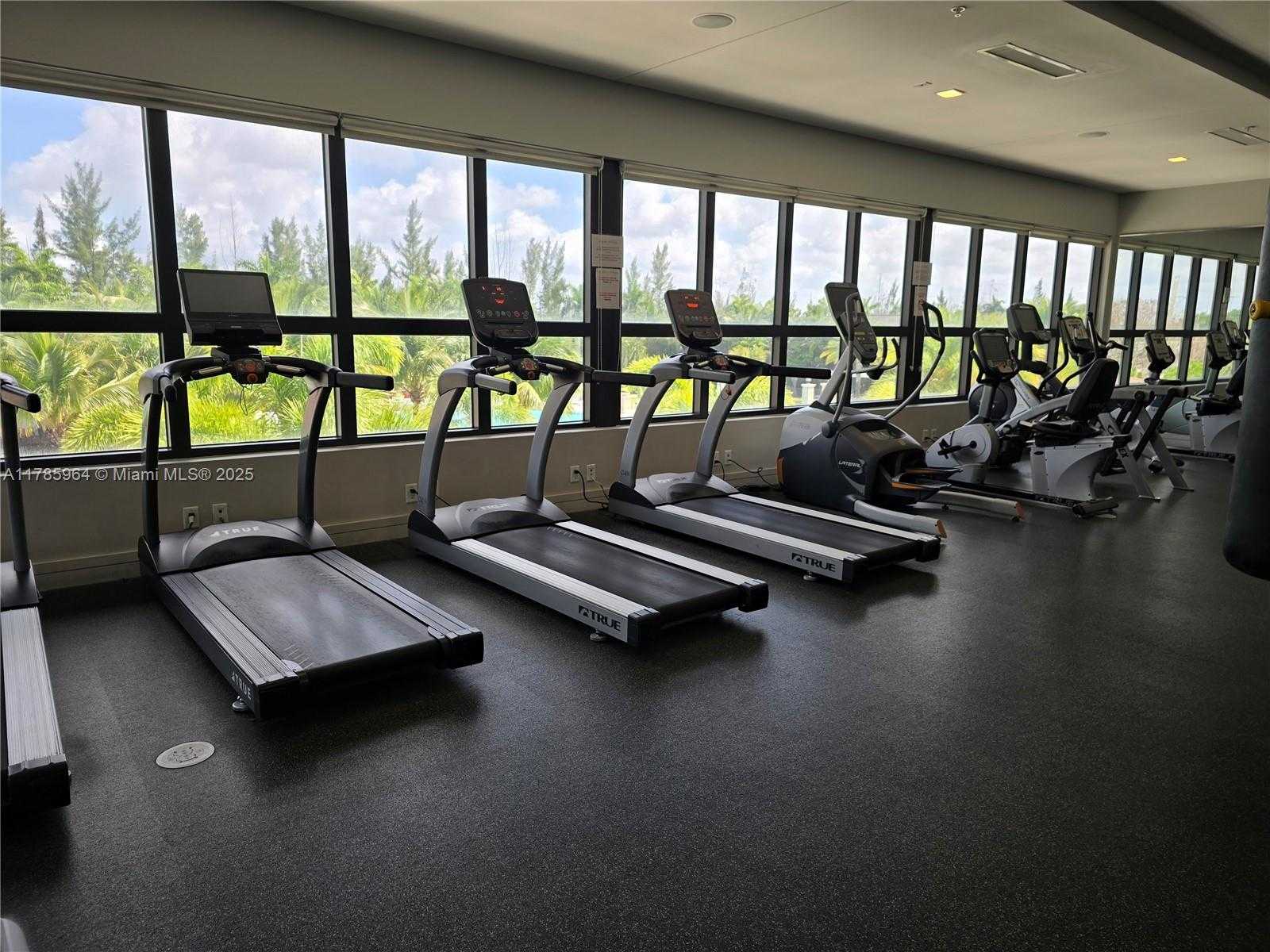 Small Image of 10075 NORTH WEST 86TH TER, Doral Number 46