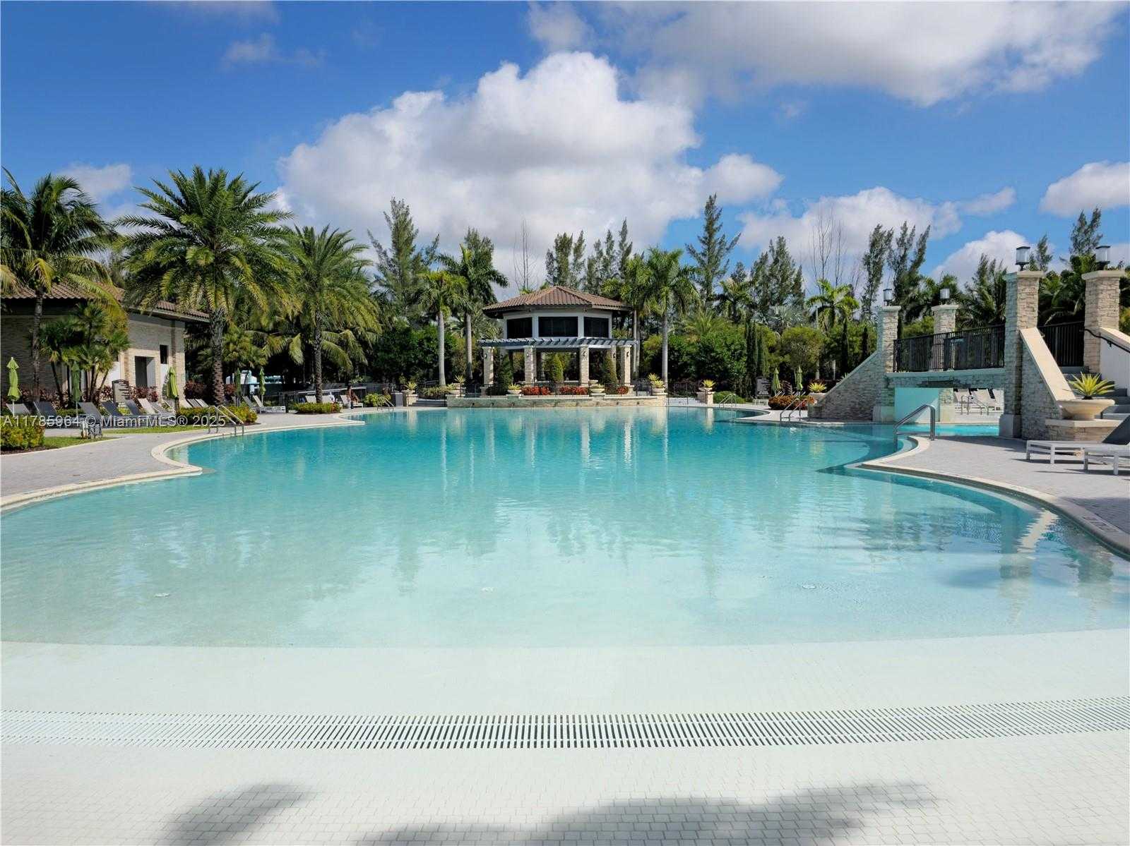 Small Image of 10075 NORTH WEST 86TH TER, Doral Number 47