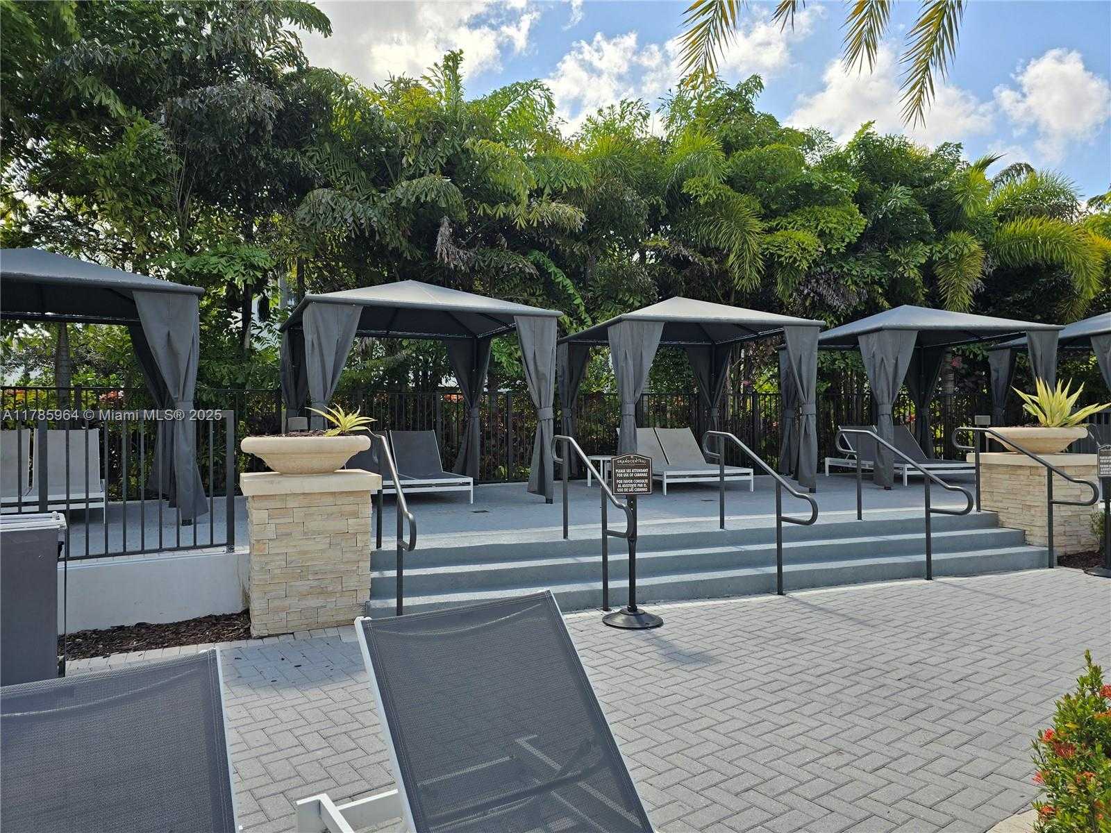 Small Image of 10075 NORTH WEST 86TH TER, Doral Number 48