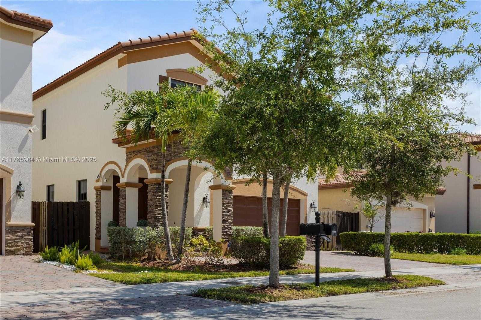 Small Image of 10075 NORTH WEST 86TH TER, Doral Number 8