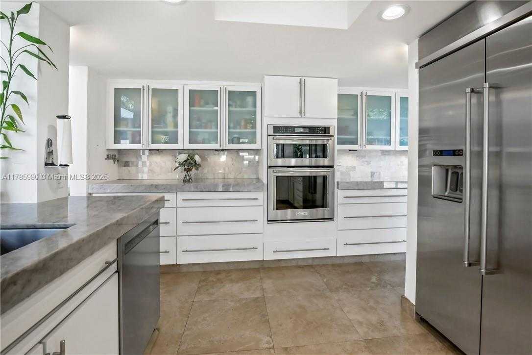Small Image of 4050 NORTH EAST 25TH AVE, Lighthouse Point Number 14