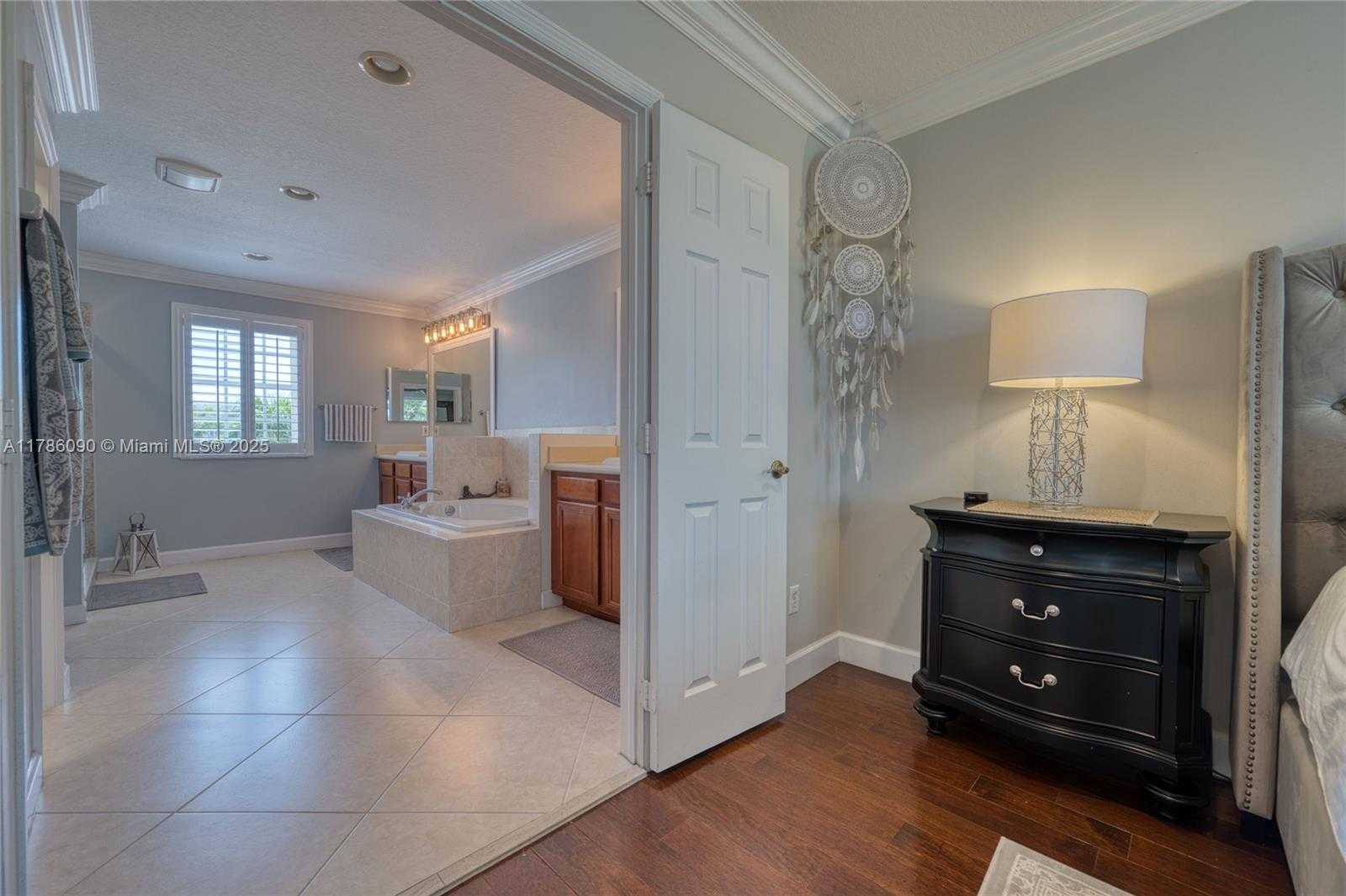 Small Image of 1454 NEWHAVEN POINT LN, West Palm Beach Number 30