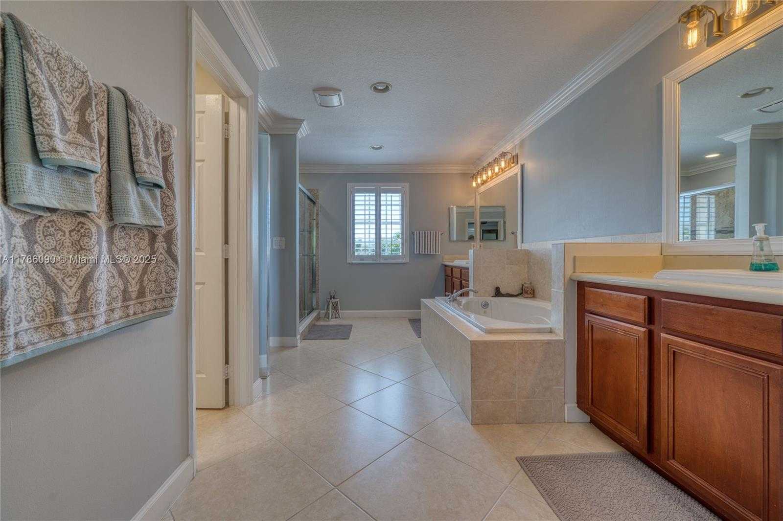 Small Image of 1454 NEWHAVEN POINT LN, West Palm Beach Number 31