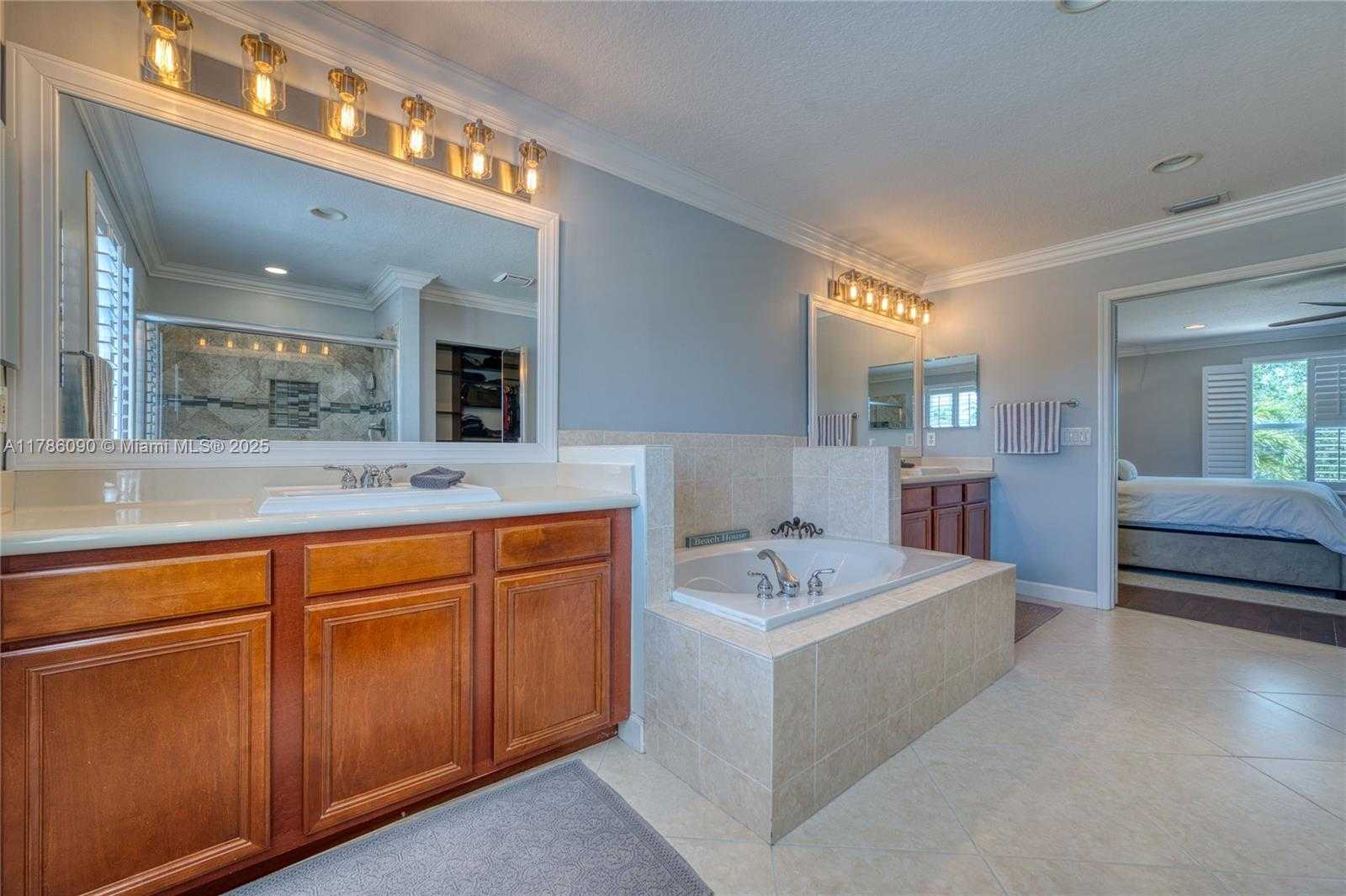 Small Image of 1454 NEWHAVEN POINT LN, West Palm Beach Number 32