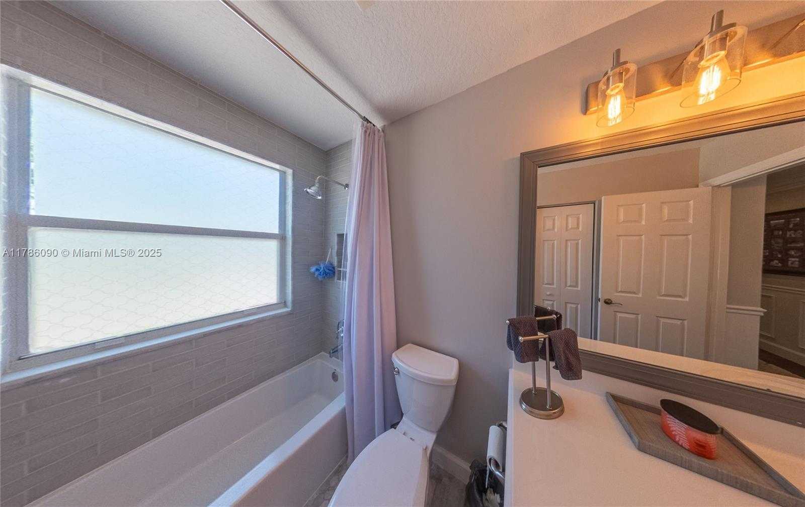 Small Image of 1454 NEWHAVEN POINT LN, West Palm Beach Number 41