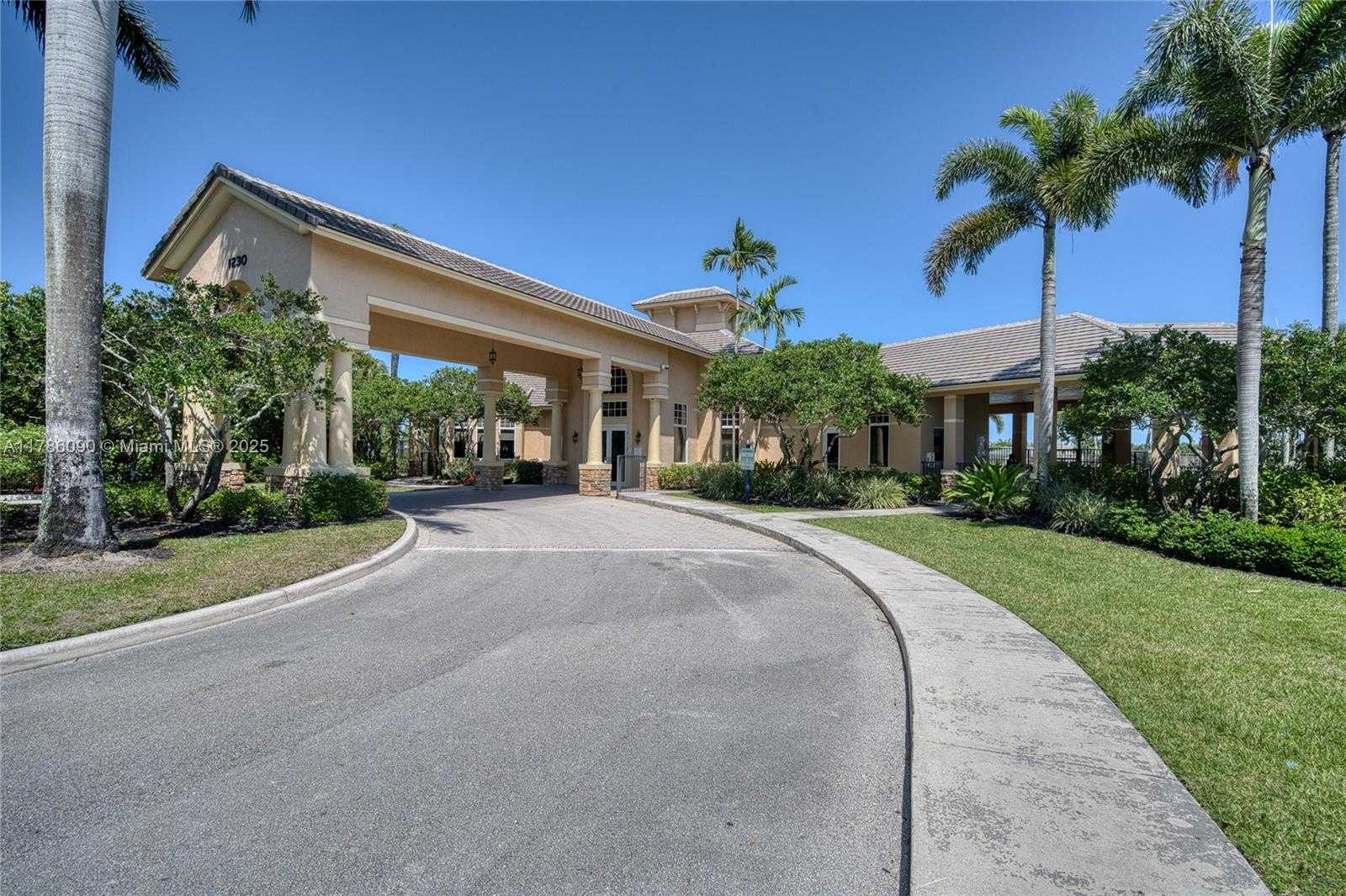 Small Image of 1454 NEWHAVEN POINT LN, West Palm Beach Number 58