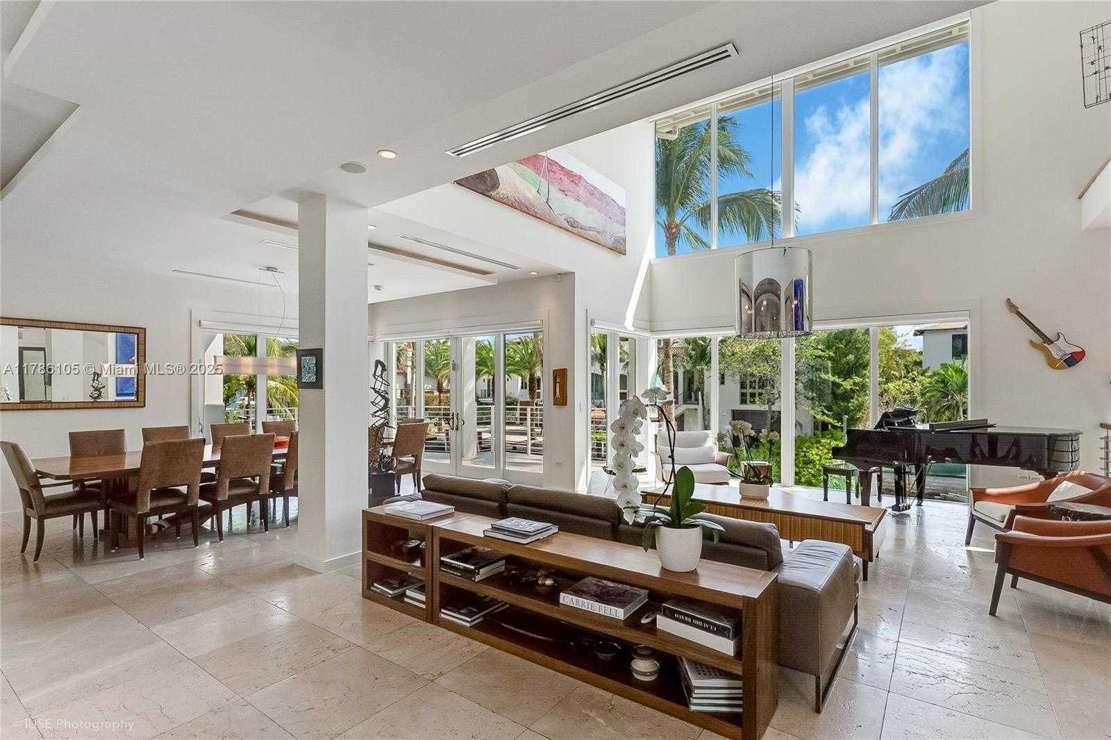 Small Image of 3835 CAROLE CT, Miami Number 11