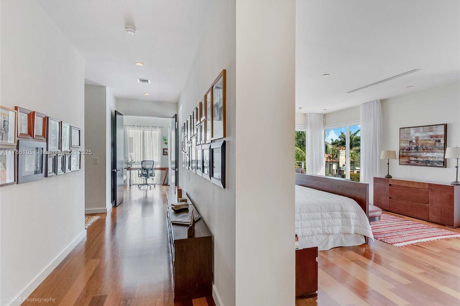 Small Image of 3835 CAROLE CT, Miami Number 23