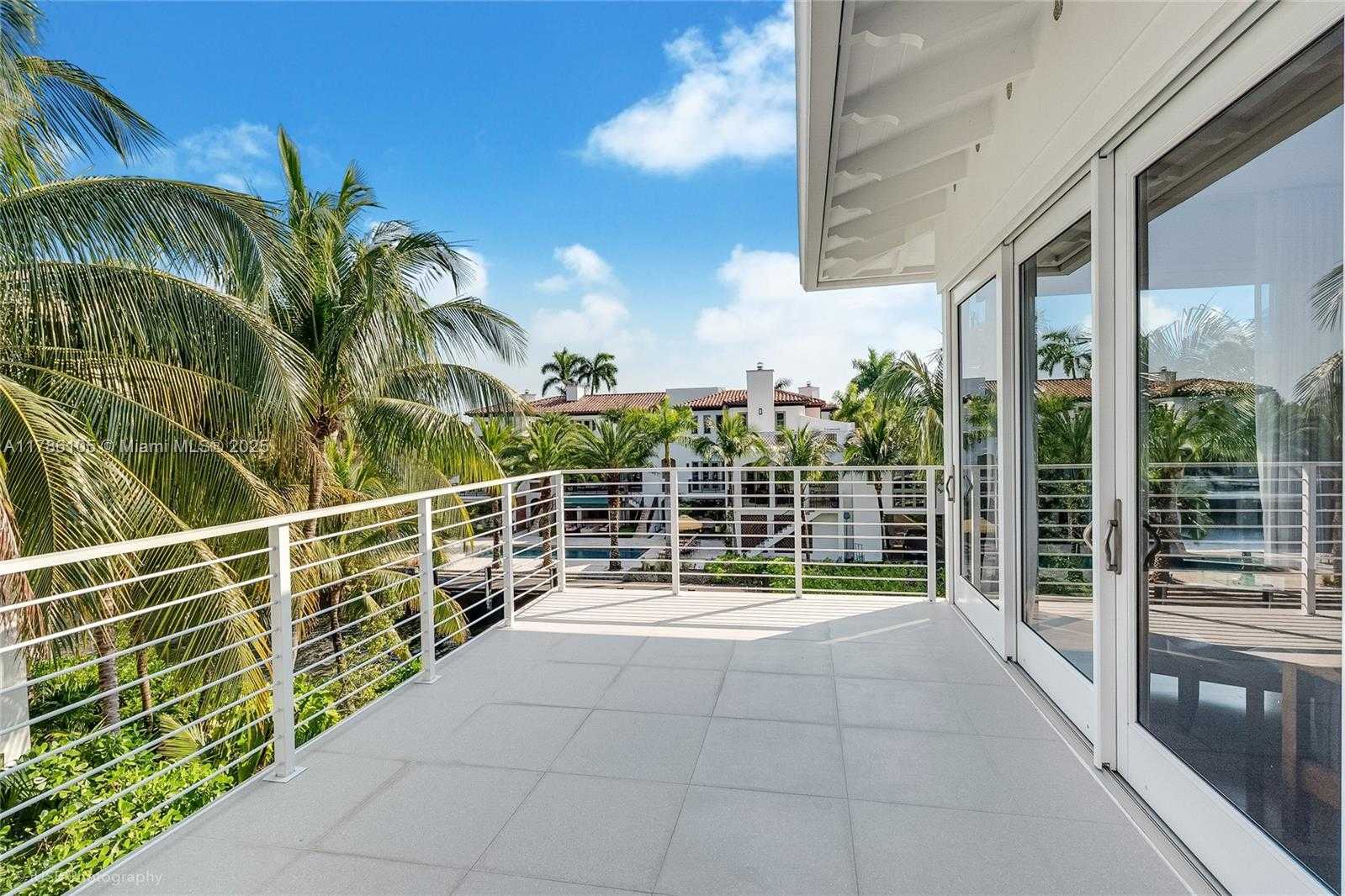 Small Image of 3835 CAROLE CT, Miami Number 27