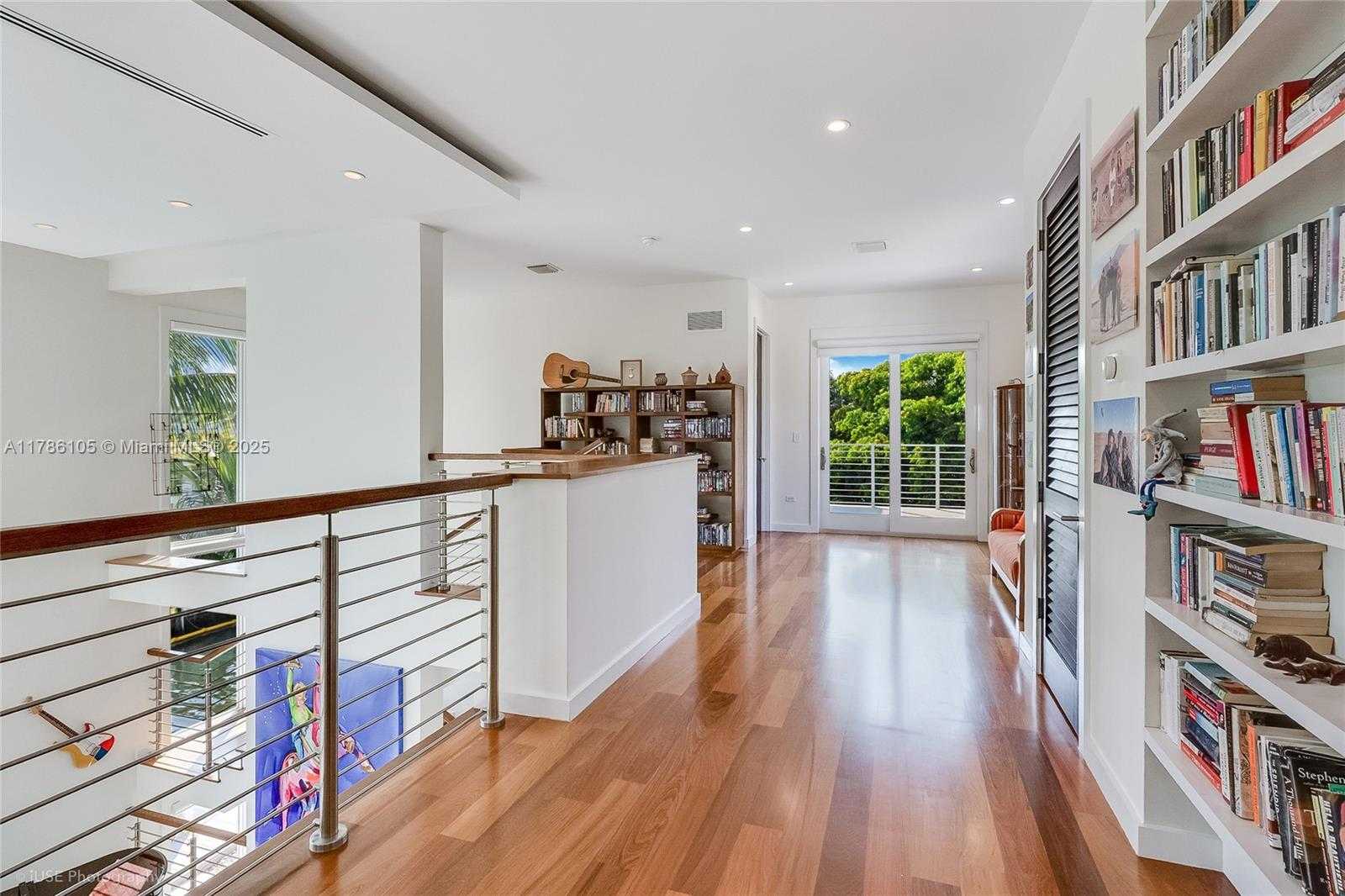 Small Image of 3835 CAROLE CT, Miami Number 28