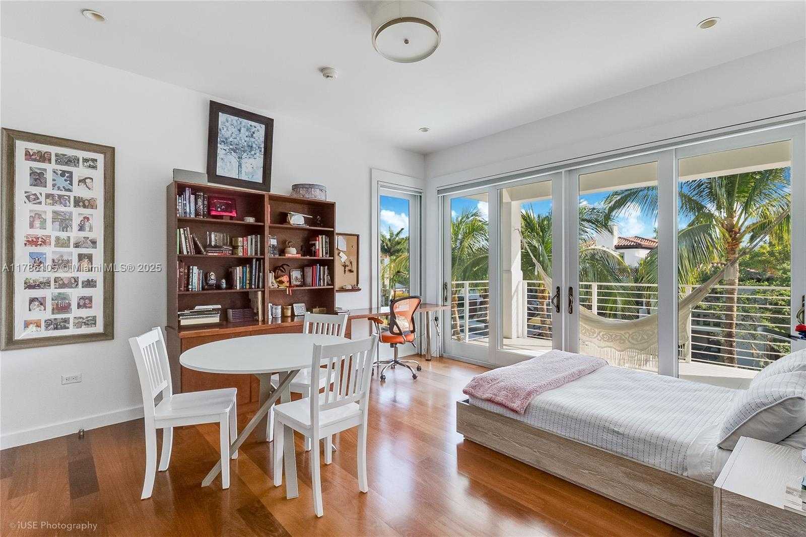 Small Image of 3835 CAROLE CT, Miami Number 29