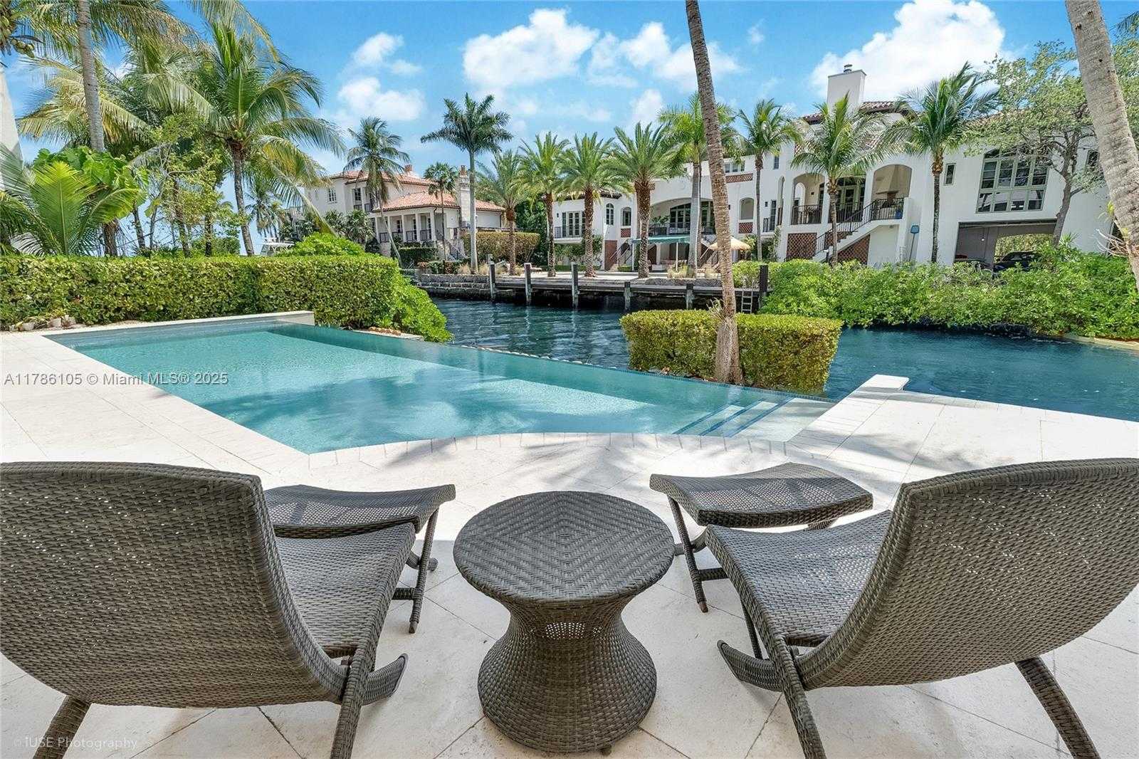 Small Image of 3835 CAROLE CT, Miami Number 34