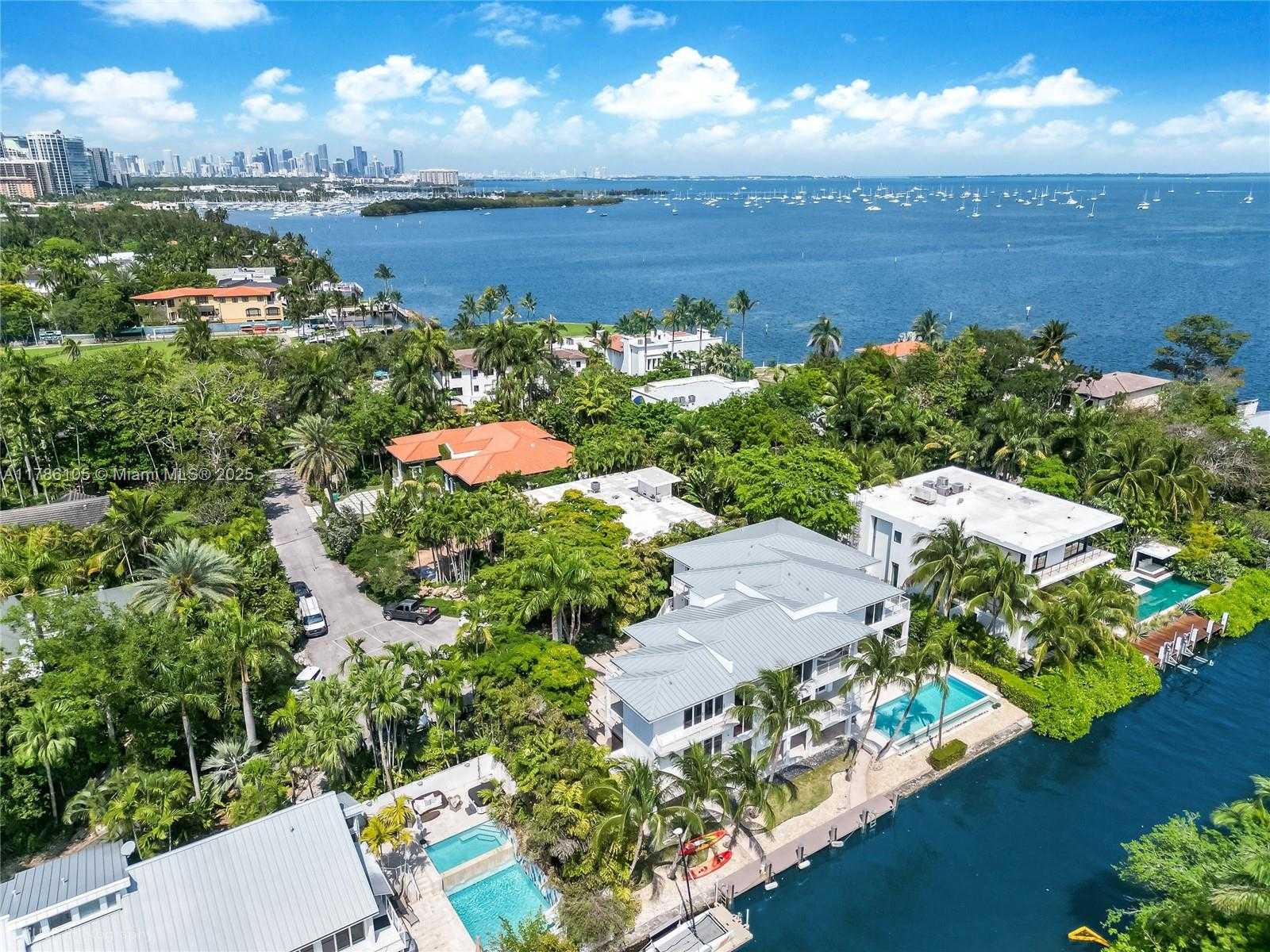 Small Image of 3835 CAROLE CT, Miami Number 39
