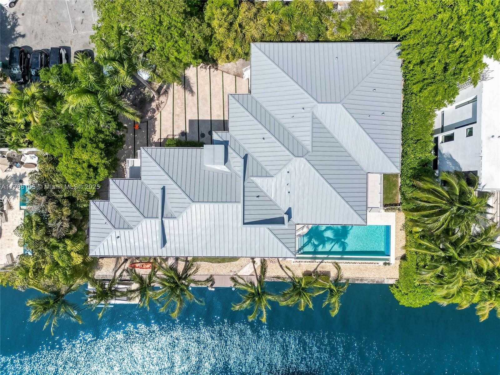 Small Image of 3835 CAROLE CT, Miami Number 40