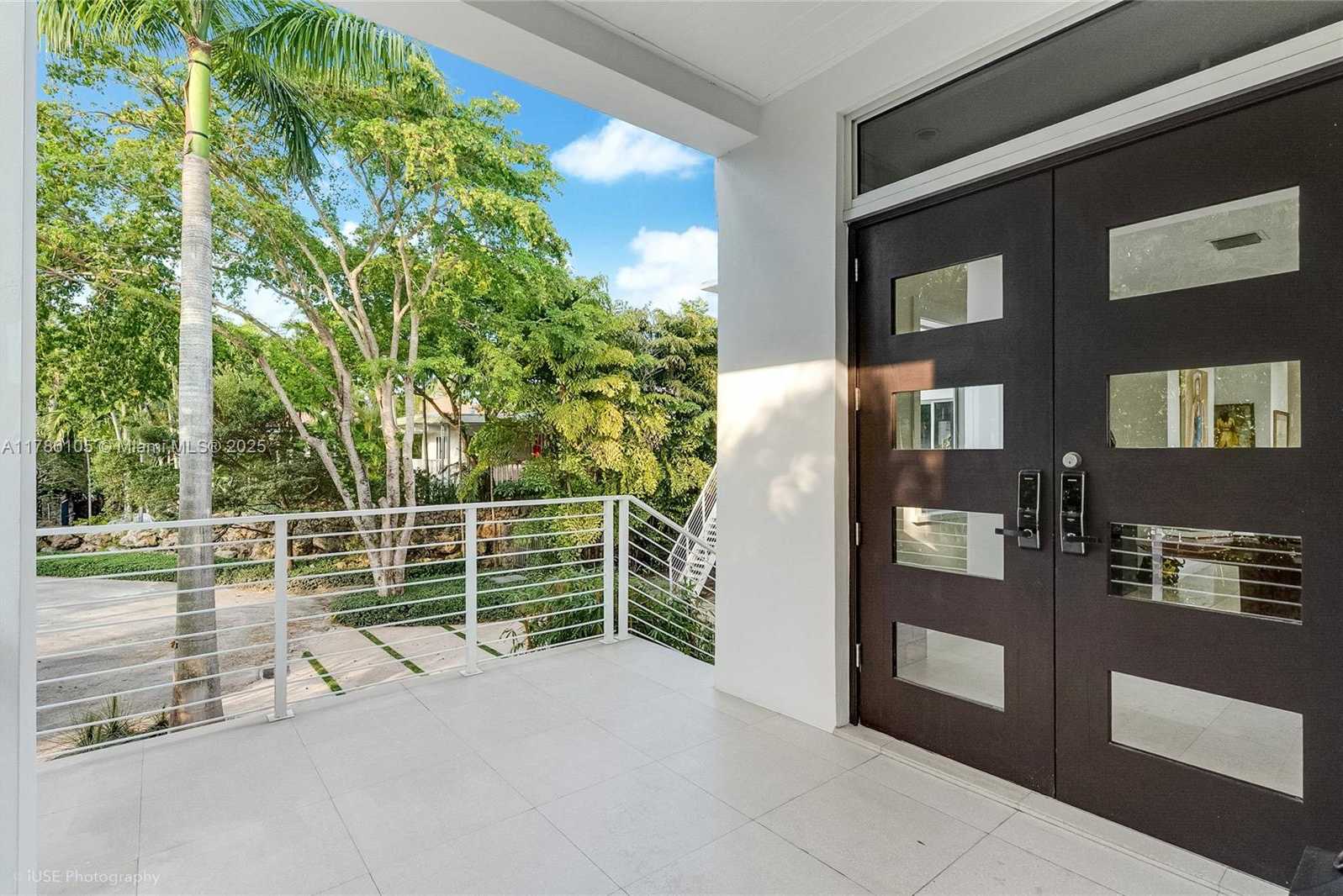 Small Image of 3835 CAROLE CT, Miami Number 6