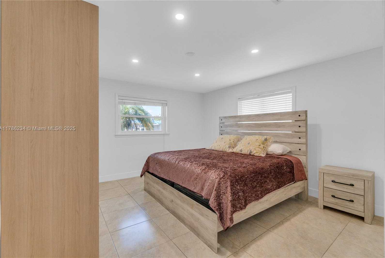 Small Image of 806 NORTH EAST 4TH ST, Hallandale Beach Number 12