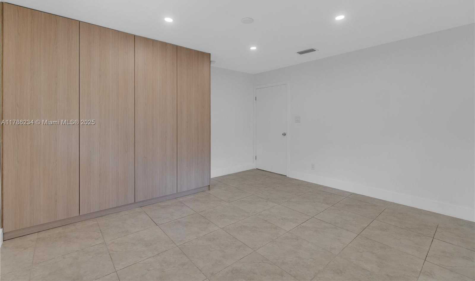 Small Image of 806 NORTH EAST 4TH ST, Hallandale Beach Number 14