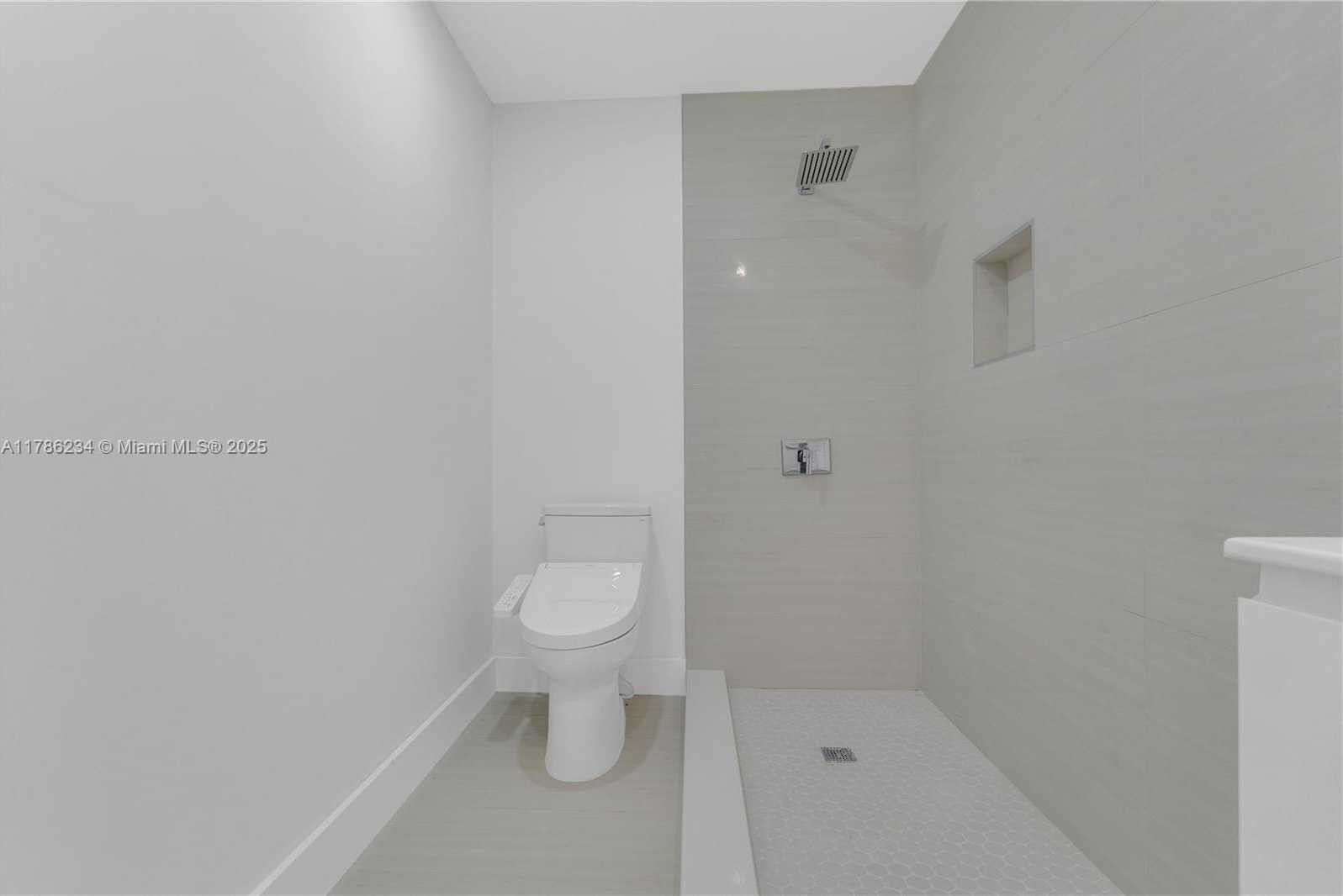 Small Image of 806 NORTH EAST 4TH ST, Hallandale Beach Number 19