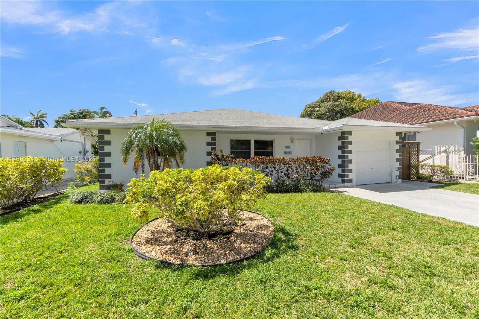 Small Image of 806 NORTH EAST 4TH ST, Hallandale Beach Number 2