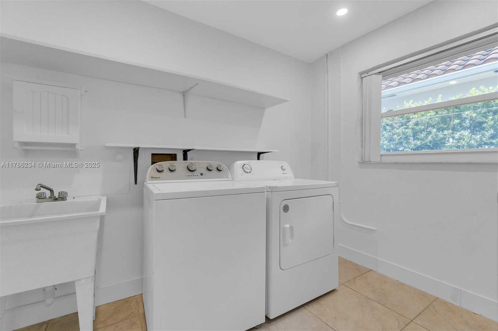 Small Image of 806 NORTH EAST 4TH ST, Hallandale Beach Number 26