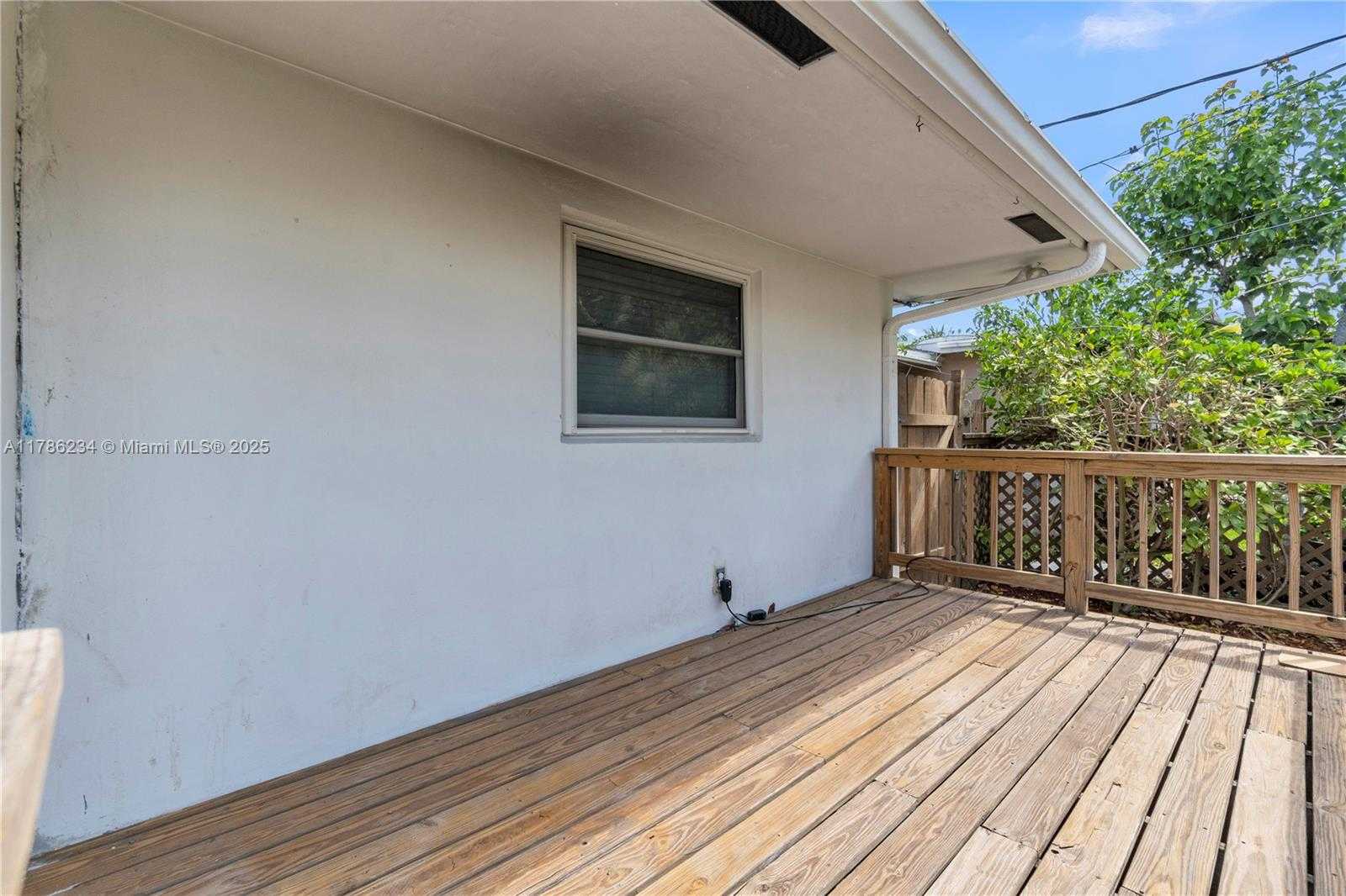 Small Image of 806 NORTH EAST 4TH ST, Hallandale Beach Number 30