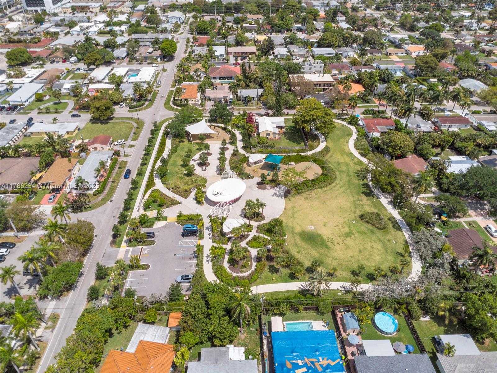 Small Image of 806 NORTH EAST 4TH ST, Hallandale Beach Number 32