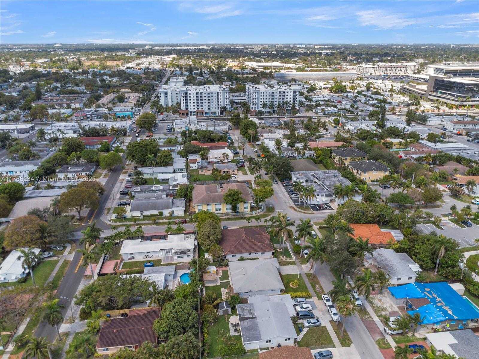 Small Image of 806 NORTH EAST 4TH ST, Hallandale Beach Number 34