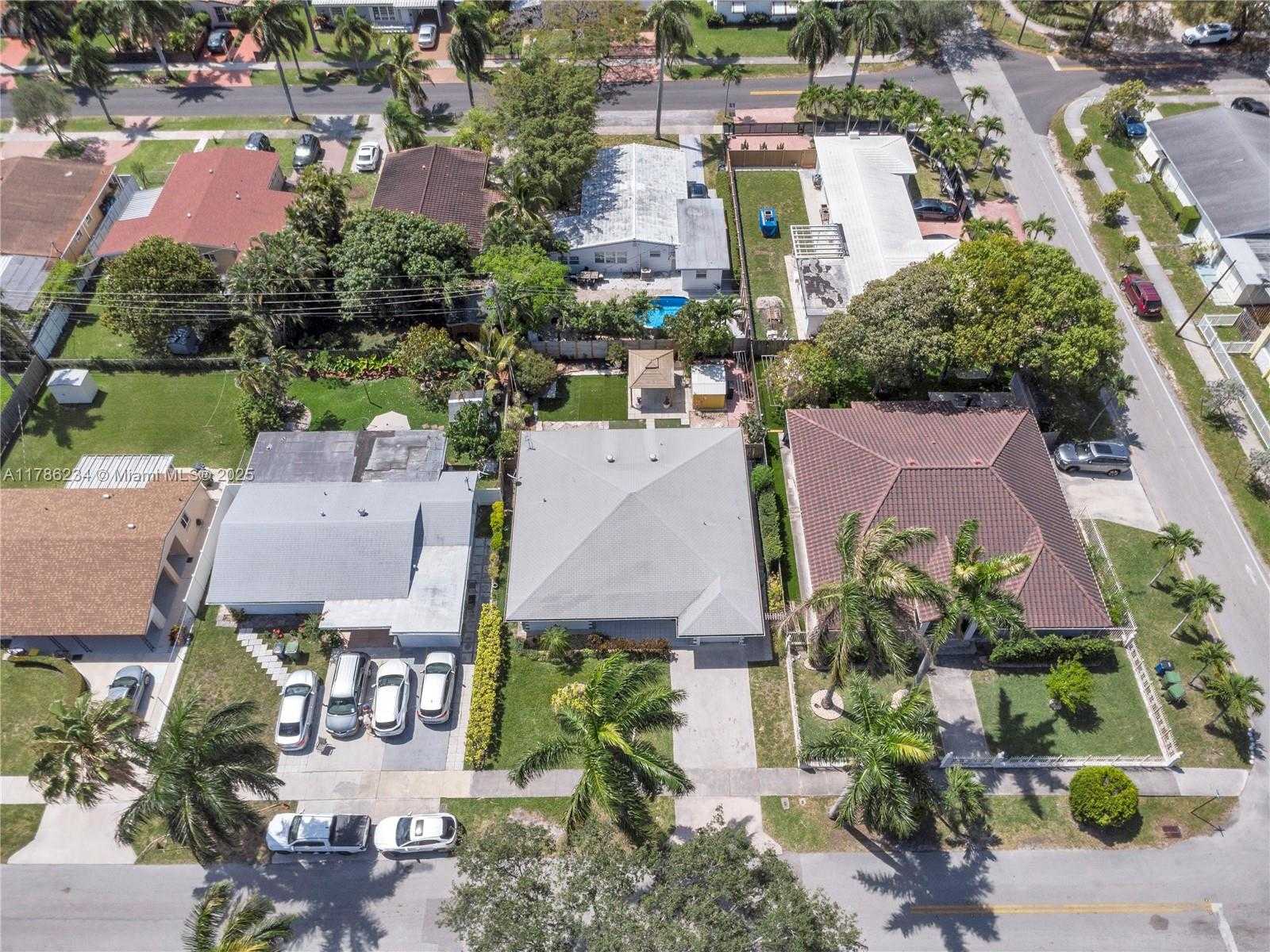Small Image of 806 NORTH EAST 4TH ST, Hallandale Beach Number 35