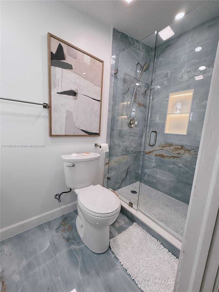 Small Image of 1163 JOHNSON ST, Hollywood Number 13