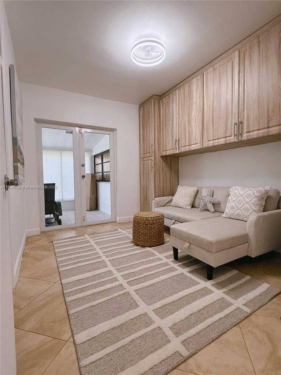 Small Image of 1163 JOHNSON ST, Hollywood Number 19