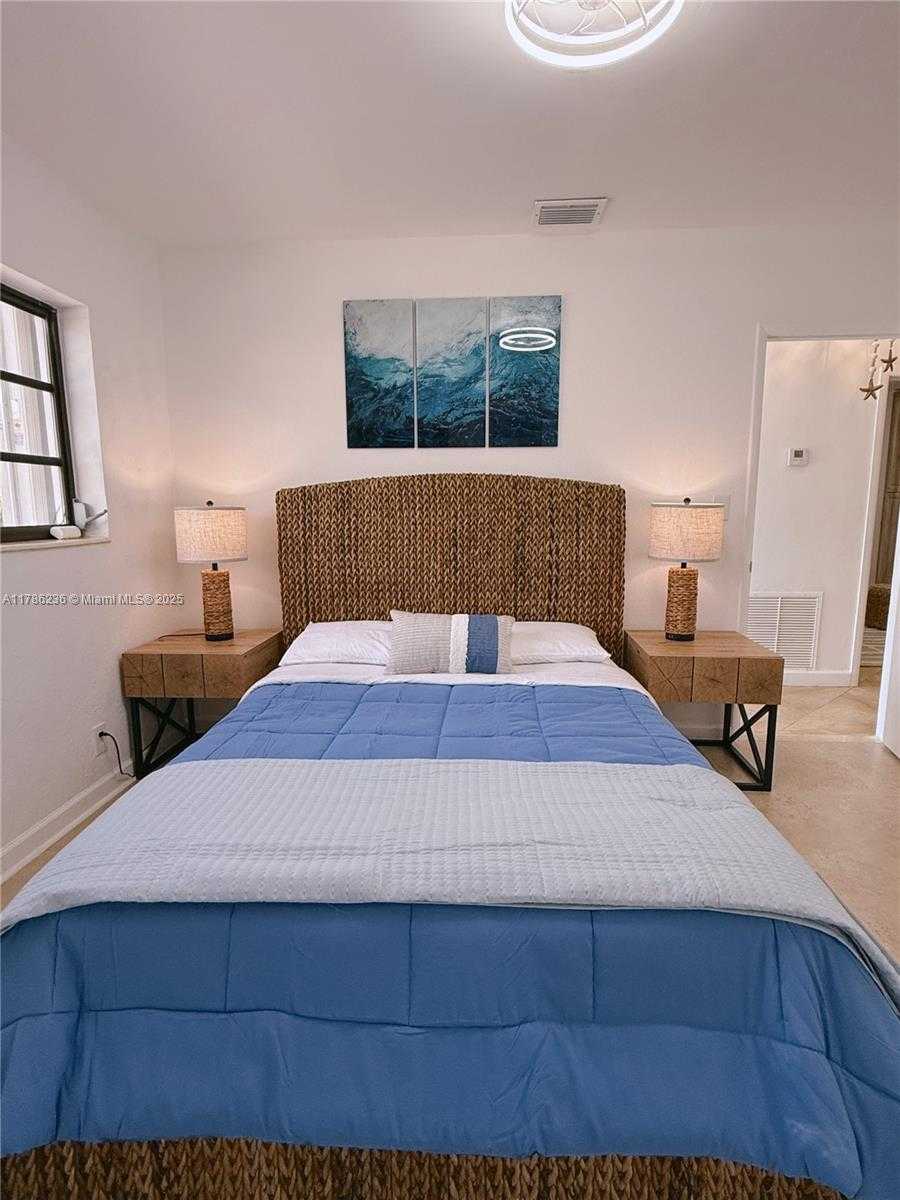Small Image of 1163 JOHNSON ST, Hollywood Number 21