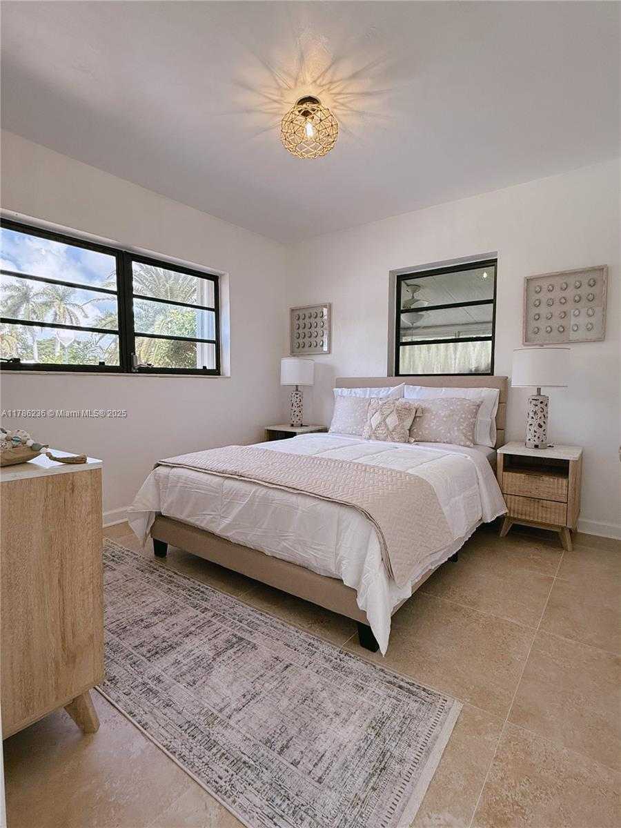 Small Image of 1163 JOHNSON ST, Hollywood Number 22