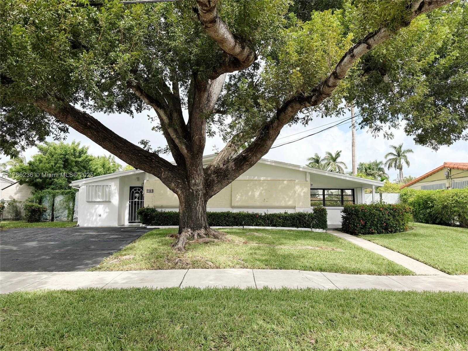 Small Image of 1163 JOHNSON ST, Hollywood Number 24