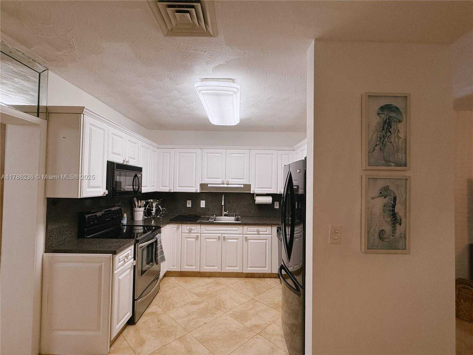 Small Image of 1163 JOHNSON ST, Hollywood Number 9