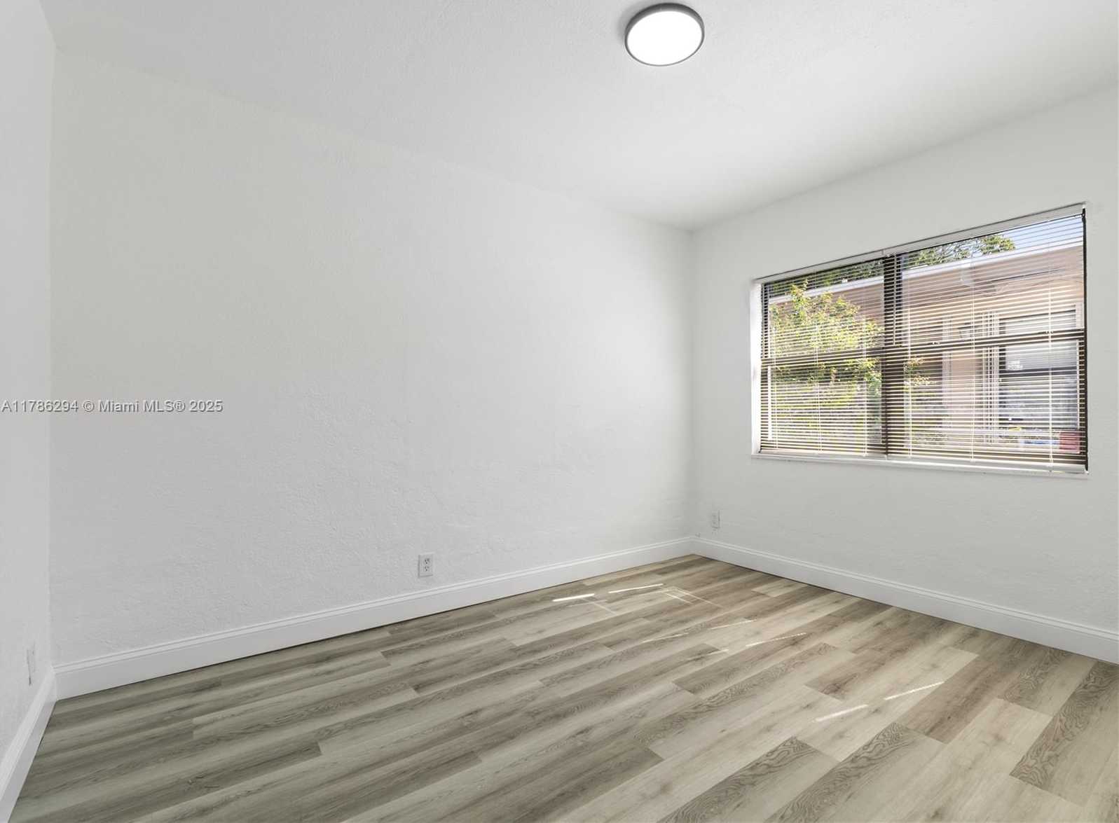 Small Image of 720 NORTH WEST 6TH ST, Hallandale Beach Number 12