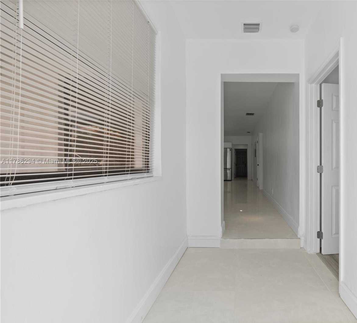 Small Image of 720 NORTH WEST 6TH ST, Hallandale Beach Number 3