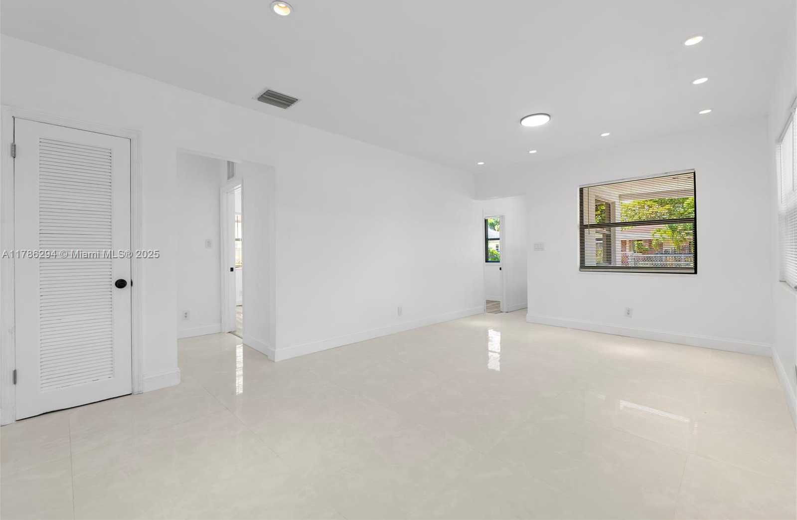 Small Image of 720 NORTH WEST 6TH ST, Hallandale Beach Number 4