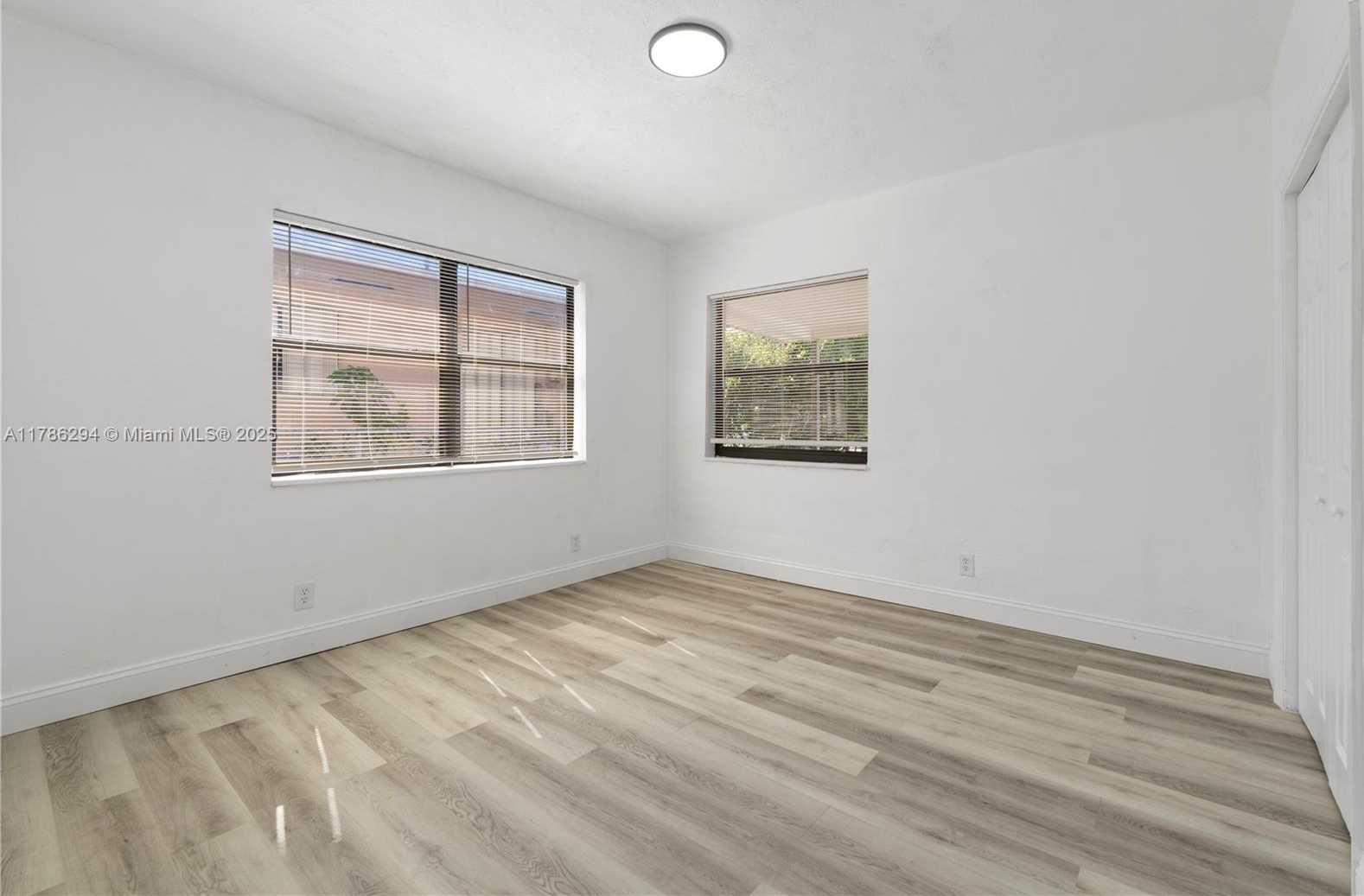 Small Image of 720 NORTH WEST 6TH ST, Hallandale Beach Number 8