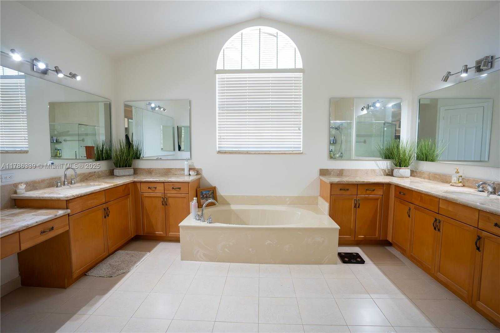 Small Image of 5101 SOUTH WEST 173RD AVE, Miramar Number 14