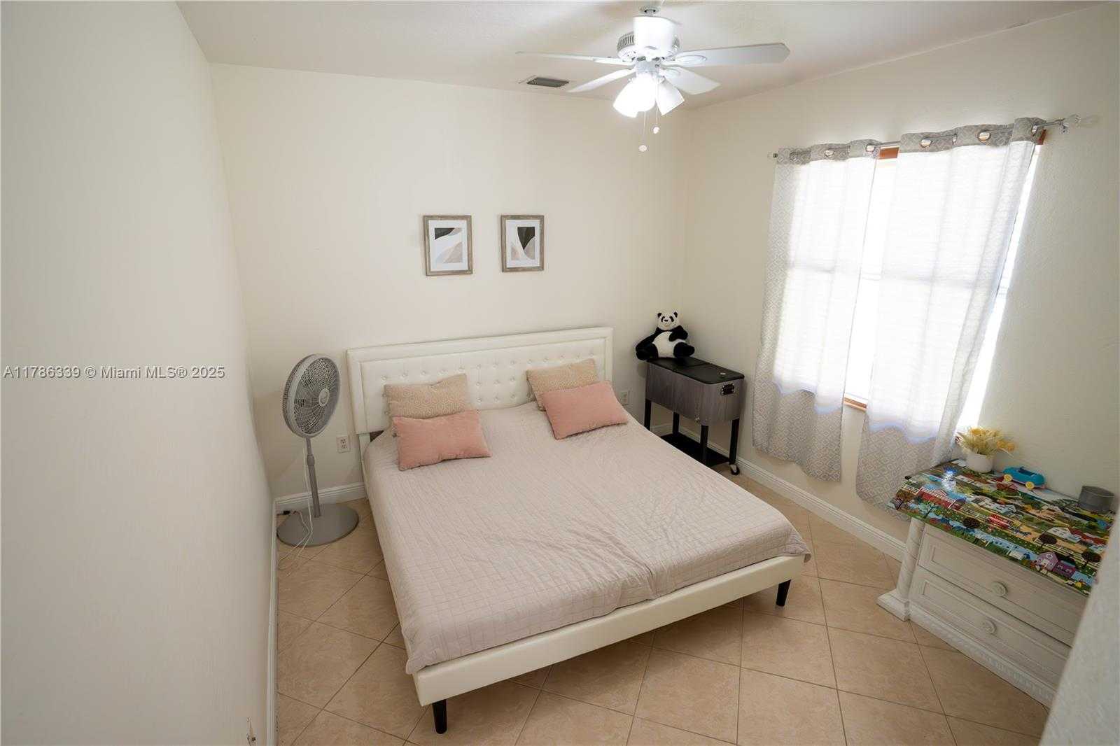 Small Image of 5101 SOUTH WEST 173RD AVE, Miramar Number 22