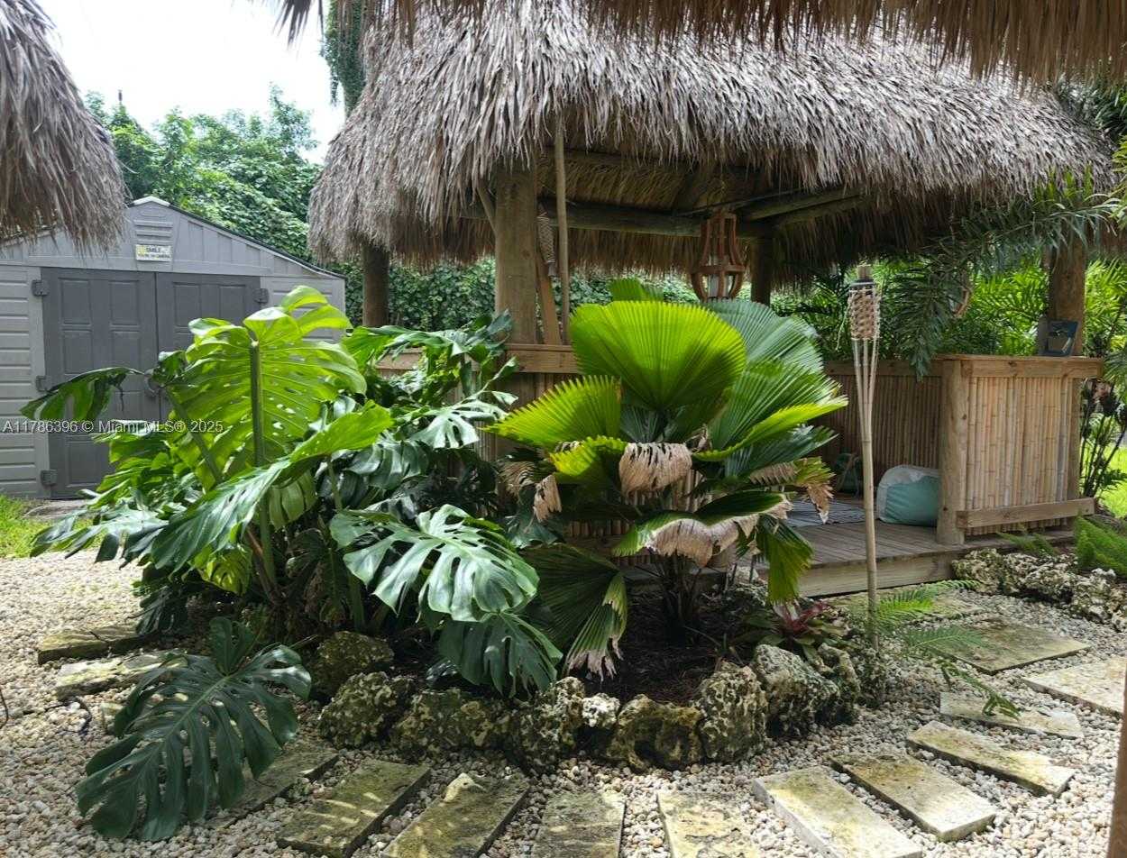 Imagen de Pequeño Objeto