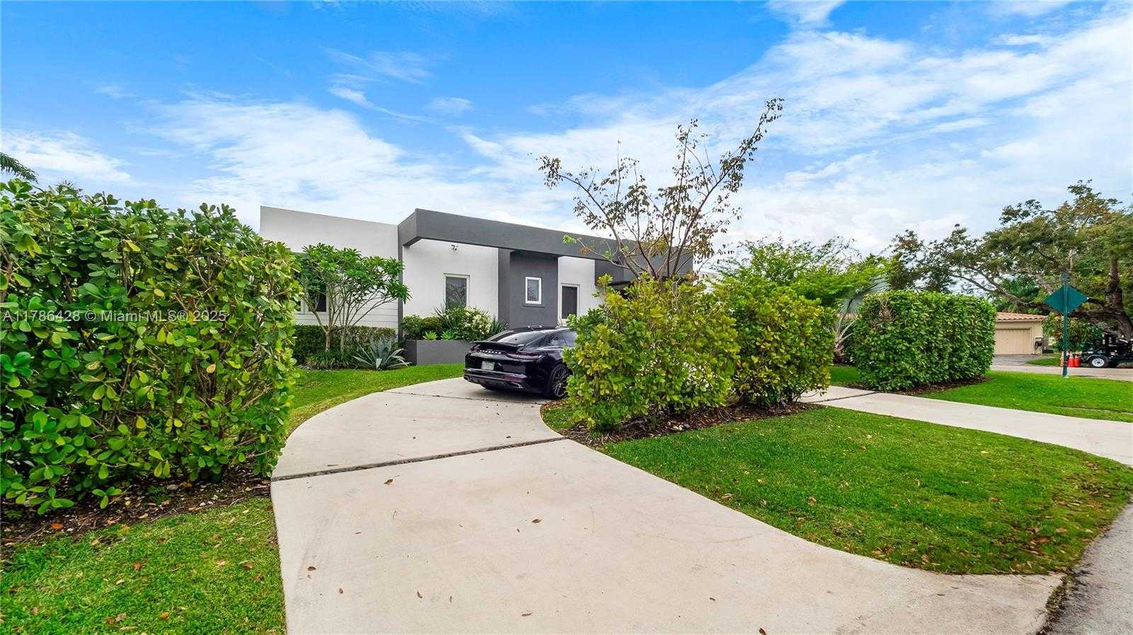 Small Image of 10603 NORTH EAST 11TH AVE, Miami Shores Number 11