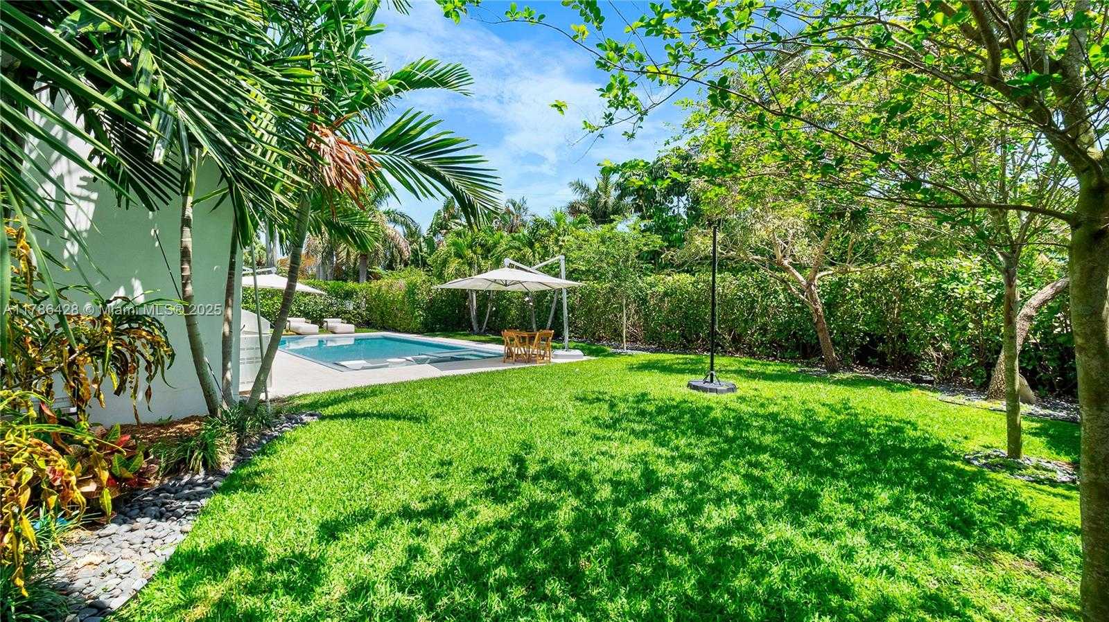 Small Image of 10603 NORTH EAST 11TH AVE, Miami Shores Number 17