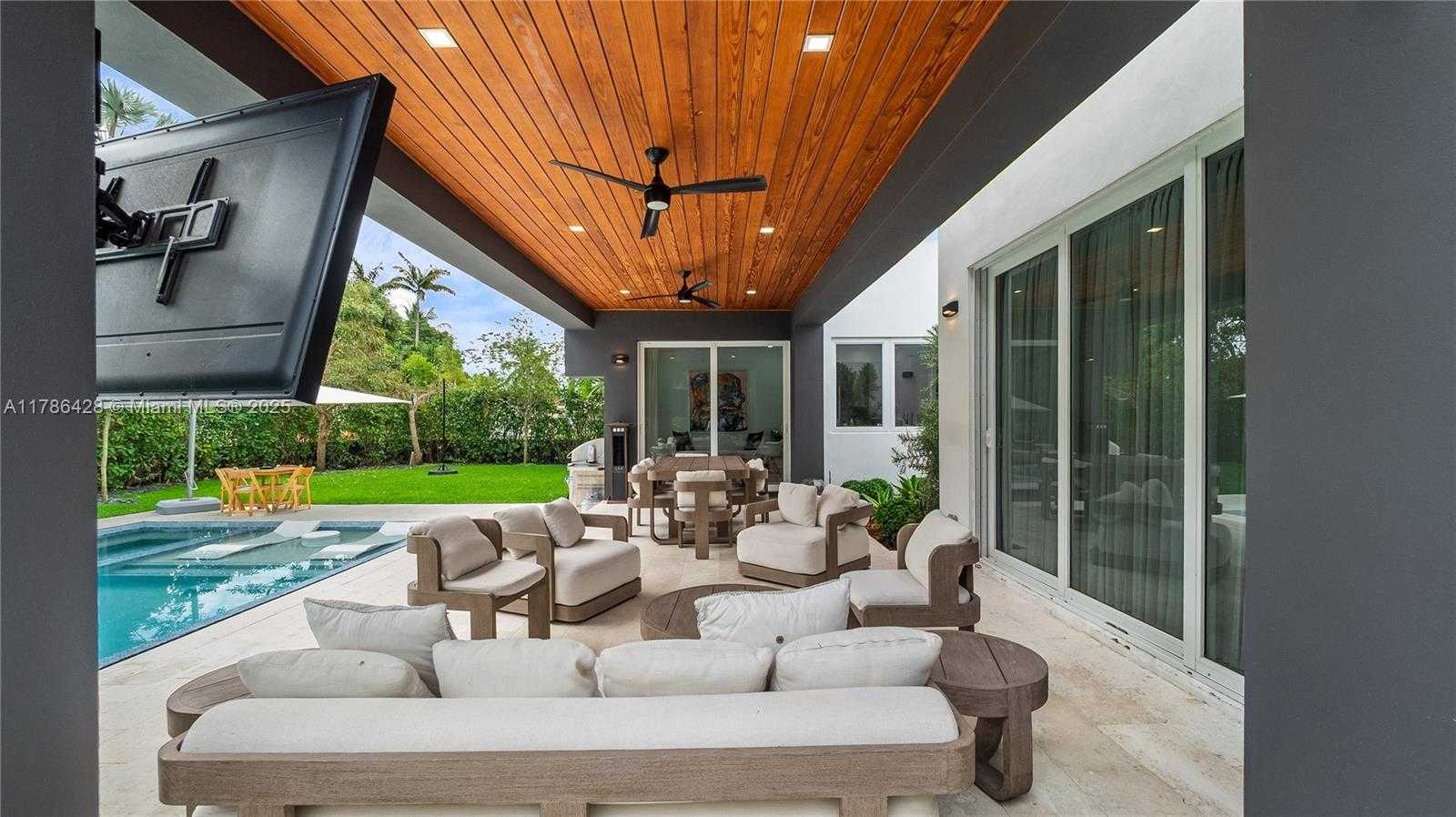 Small Image of 10603 NORTH EAST 11TH AVE, Miami Shores Number 21