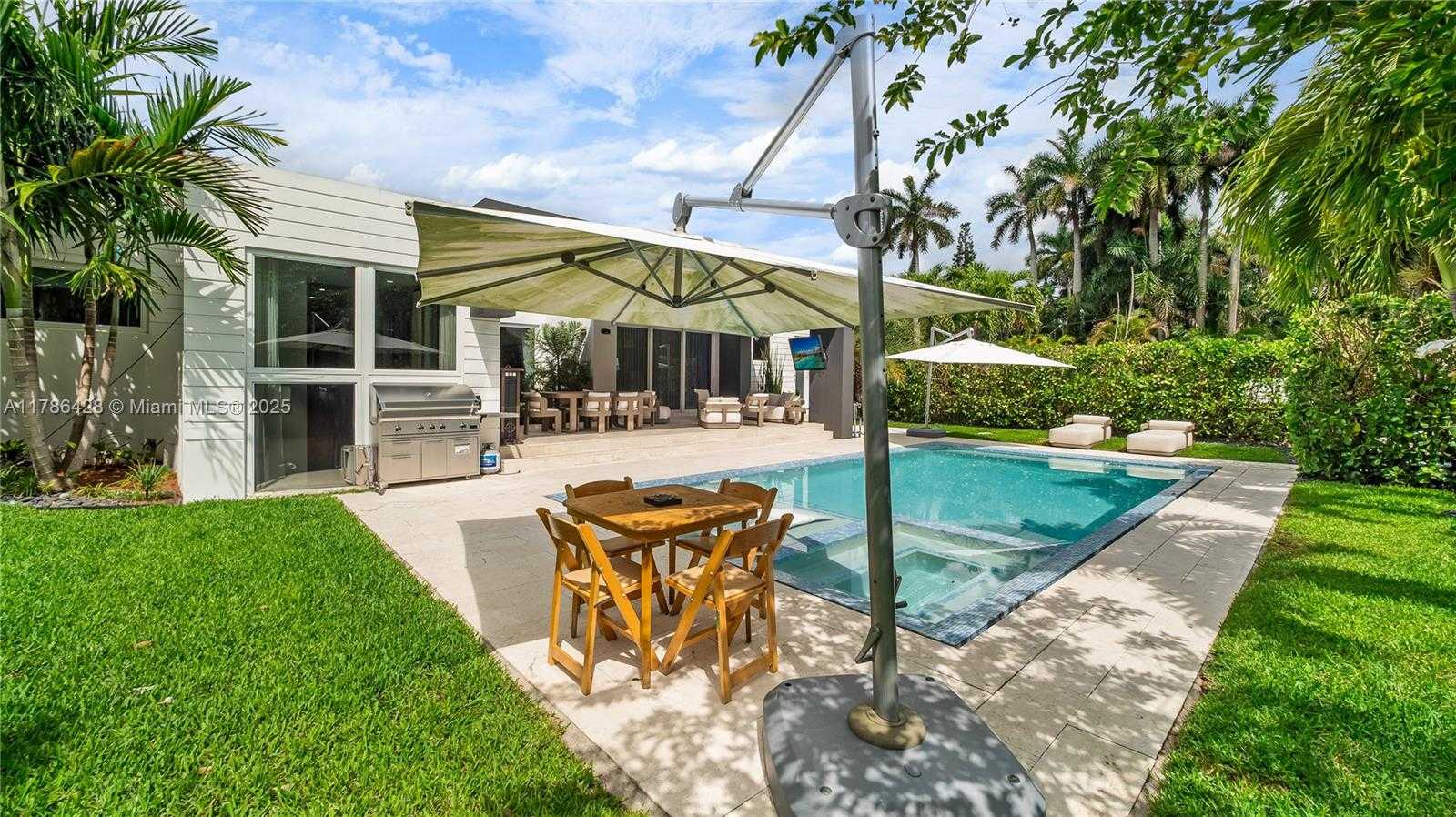 Small Image of 10603 NORTH EAST 11TH AVE, Miami Shores Number 26