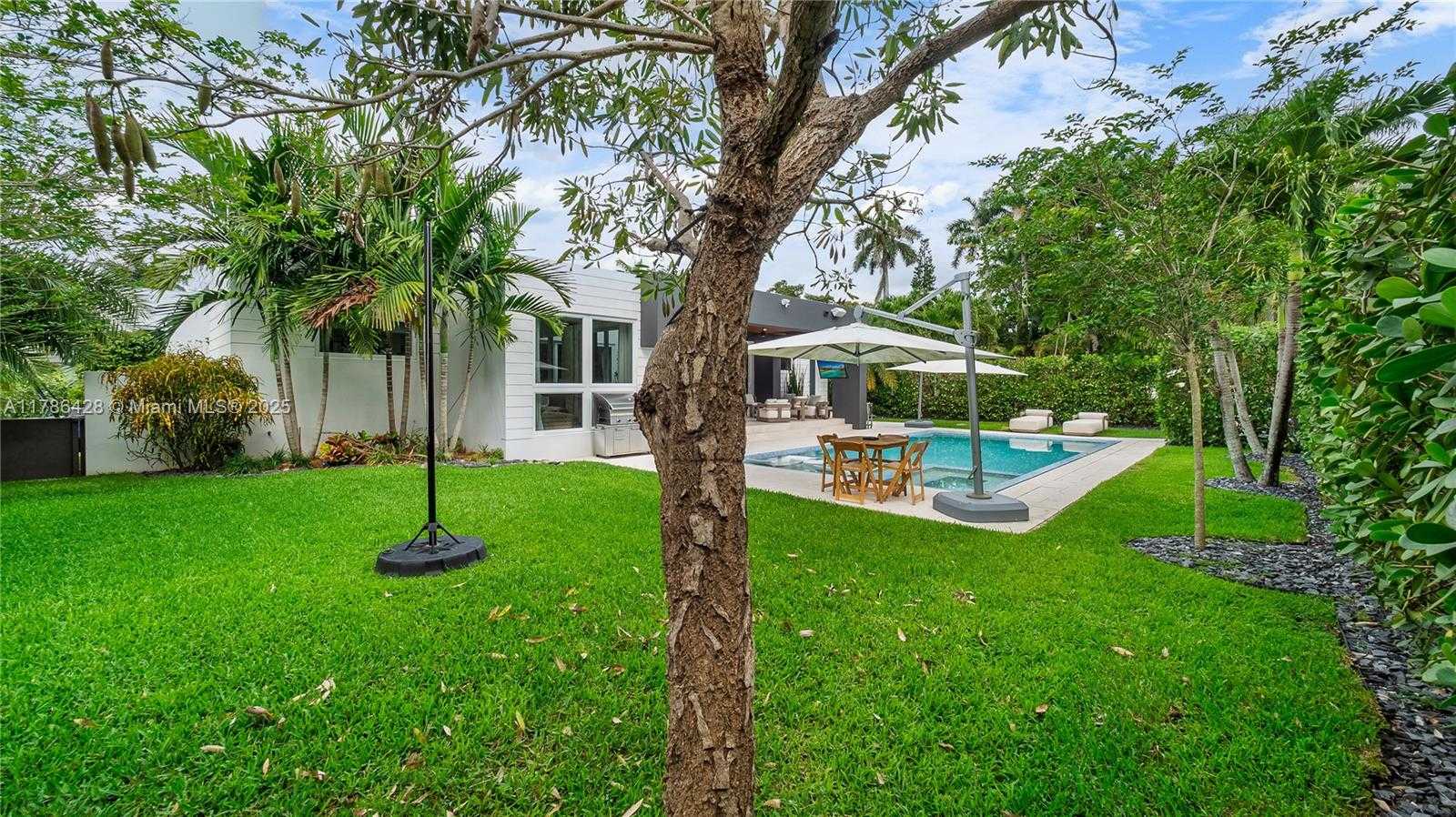 Small Image of 10603 NORTH EAST 11TH AVE, Miami Shores Number 27