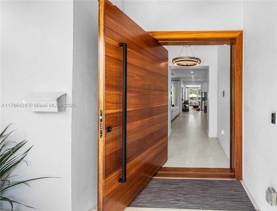 Small Image of 10603 NORTH EAST 11TH AVE, Miami Shores Number 29