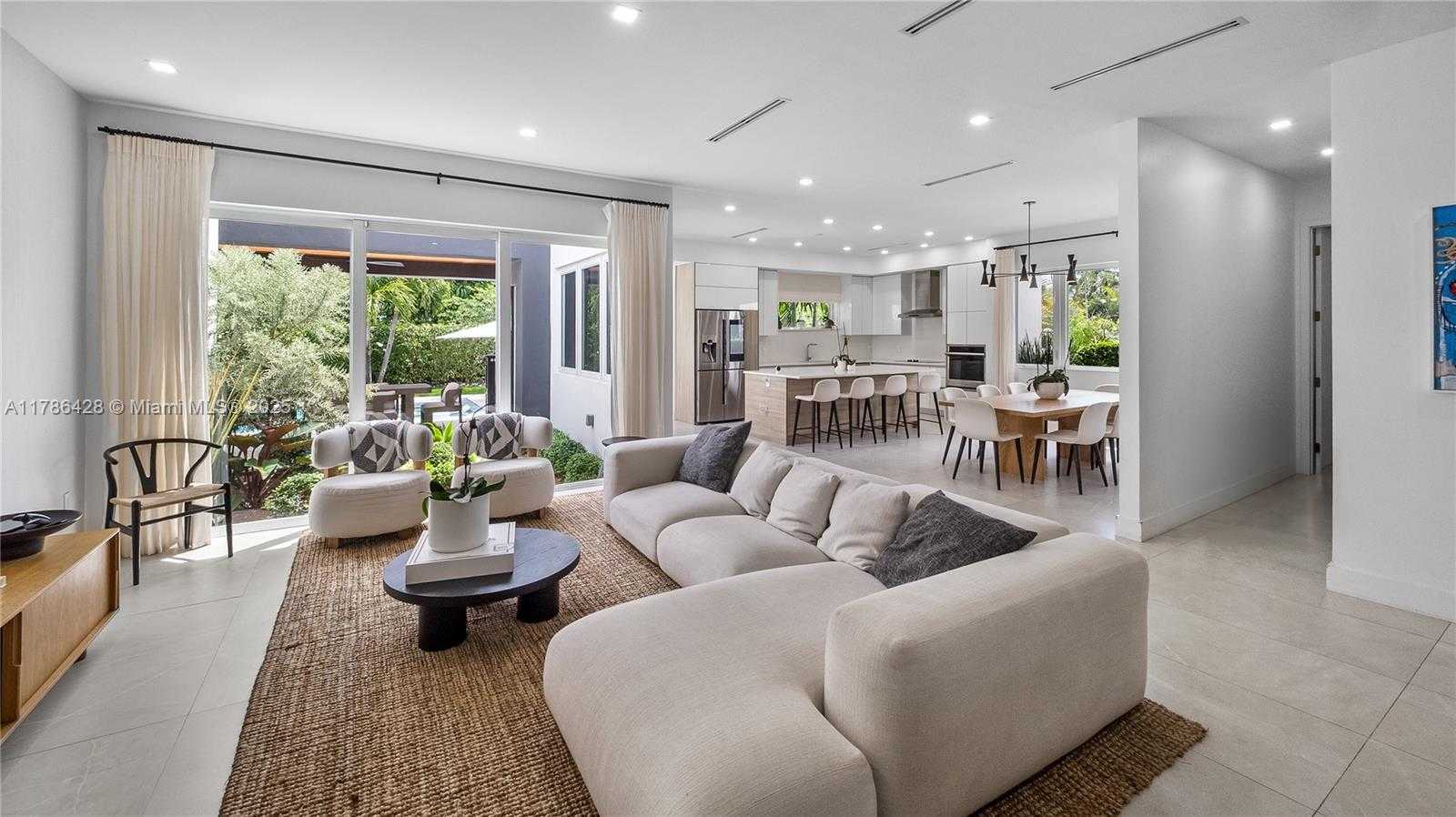 Small Image of 10603 NORTH EAST 11TH AVE, Miami Shores Number 34