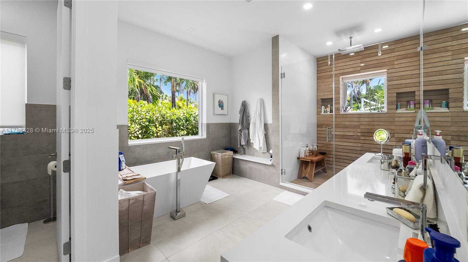 Small Image of 10603 NORTH EAST 11TH AVE, Miami Shores Number 56